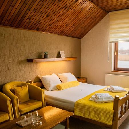 Guest House Vila Alexandar ปาลิช ภายนอก รูปภาพ