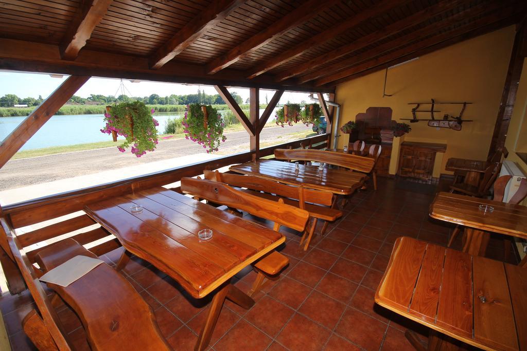Guest House Vila Alexandar ปาลิช ภายนอก รูปภาพ