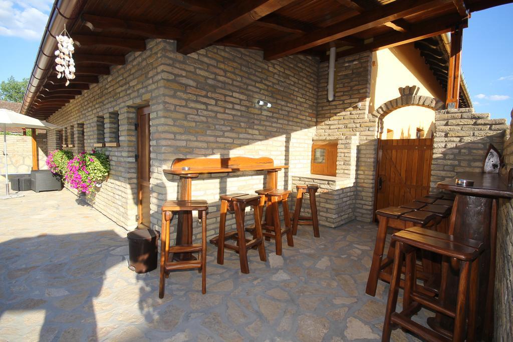 Guest House Vila Alexandar ปาลิช ภายนอก รูปภาพ