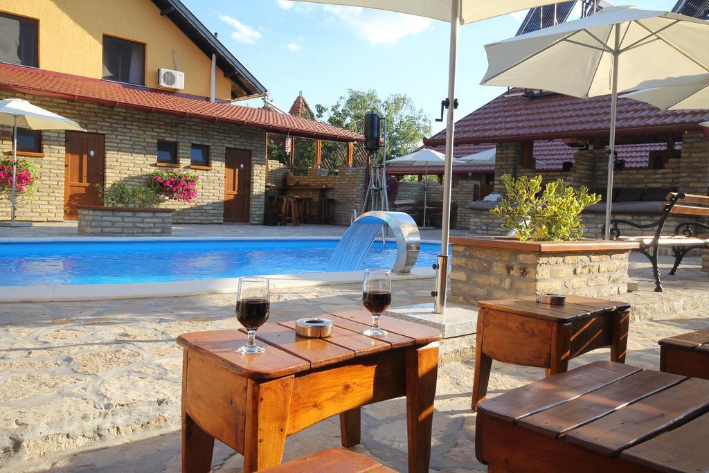 Guest House Vila Alexandar ปาลิช ภายนอก รูปภาพ