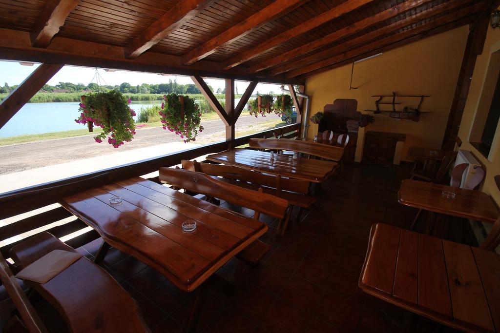 Guest House Vila Alexandar ปาลิช ภายนอก รูปภาพ